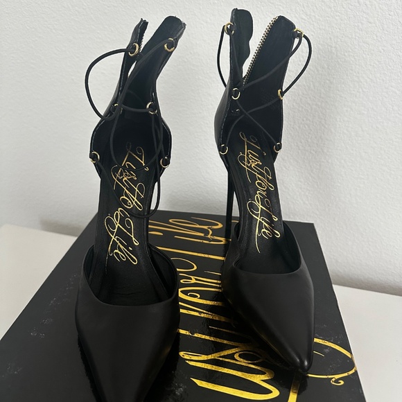 Lust for Life Kiss Me Black Leather High Heels - Picture 4 of 4